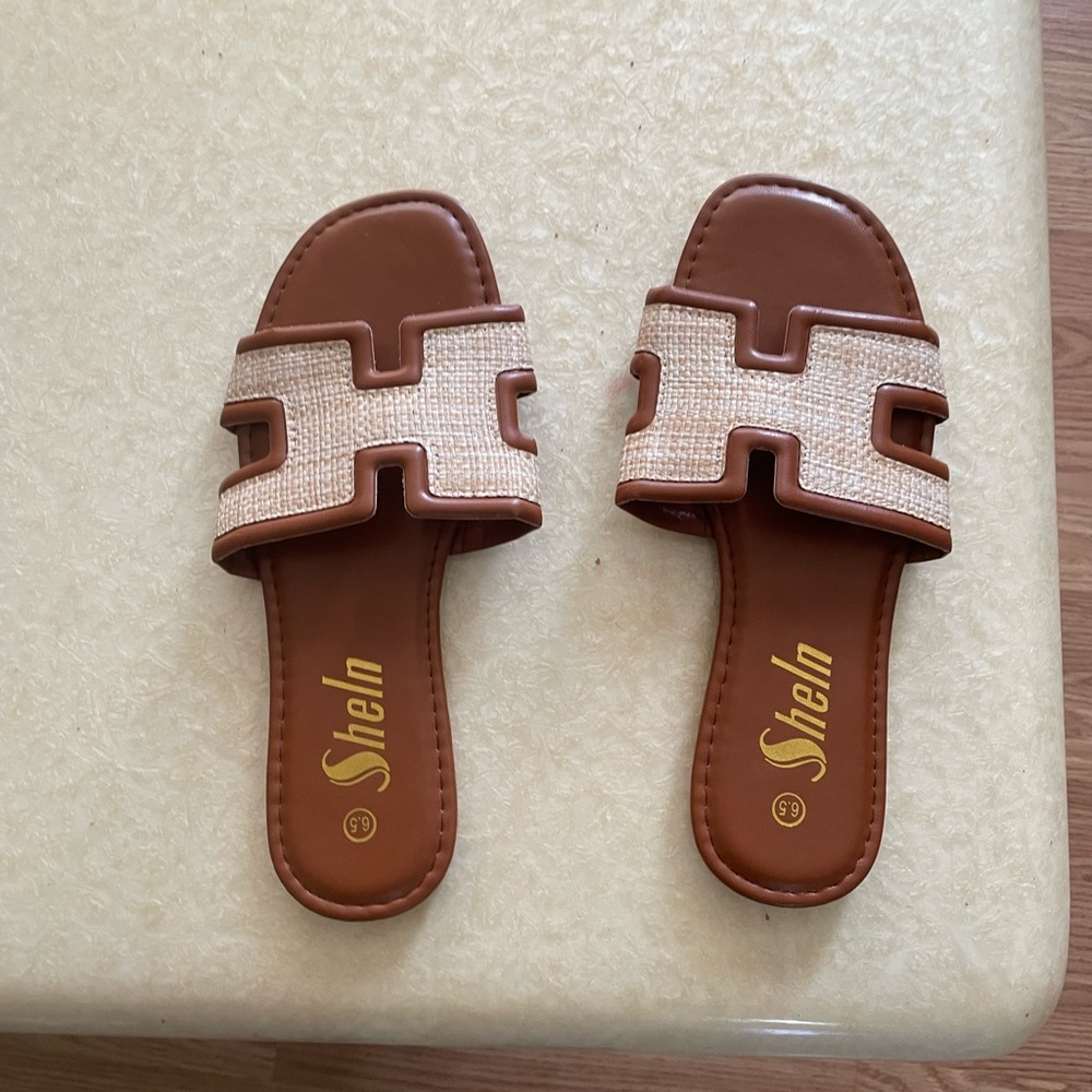 SHEIN Tan and Cream Women's Slide Sandals